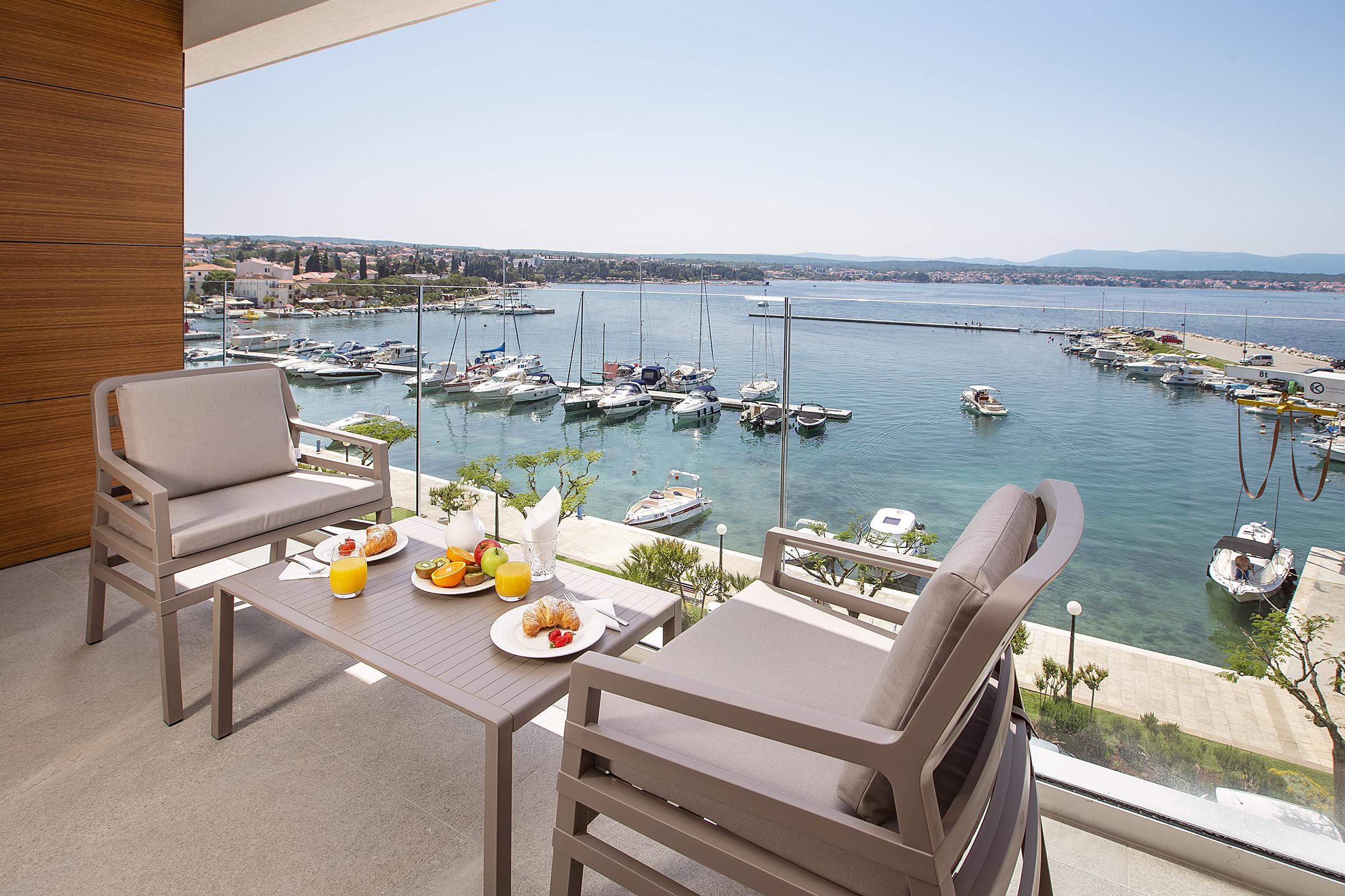 מאלינסקה Luxury Hotel Riva מראה חיצוני תמונה View from the hotel