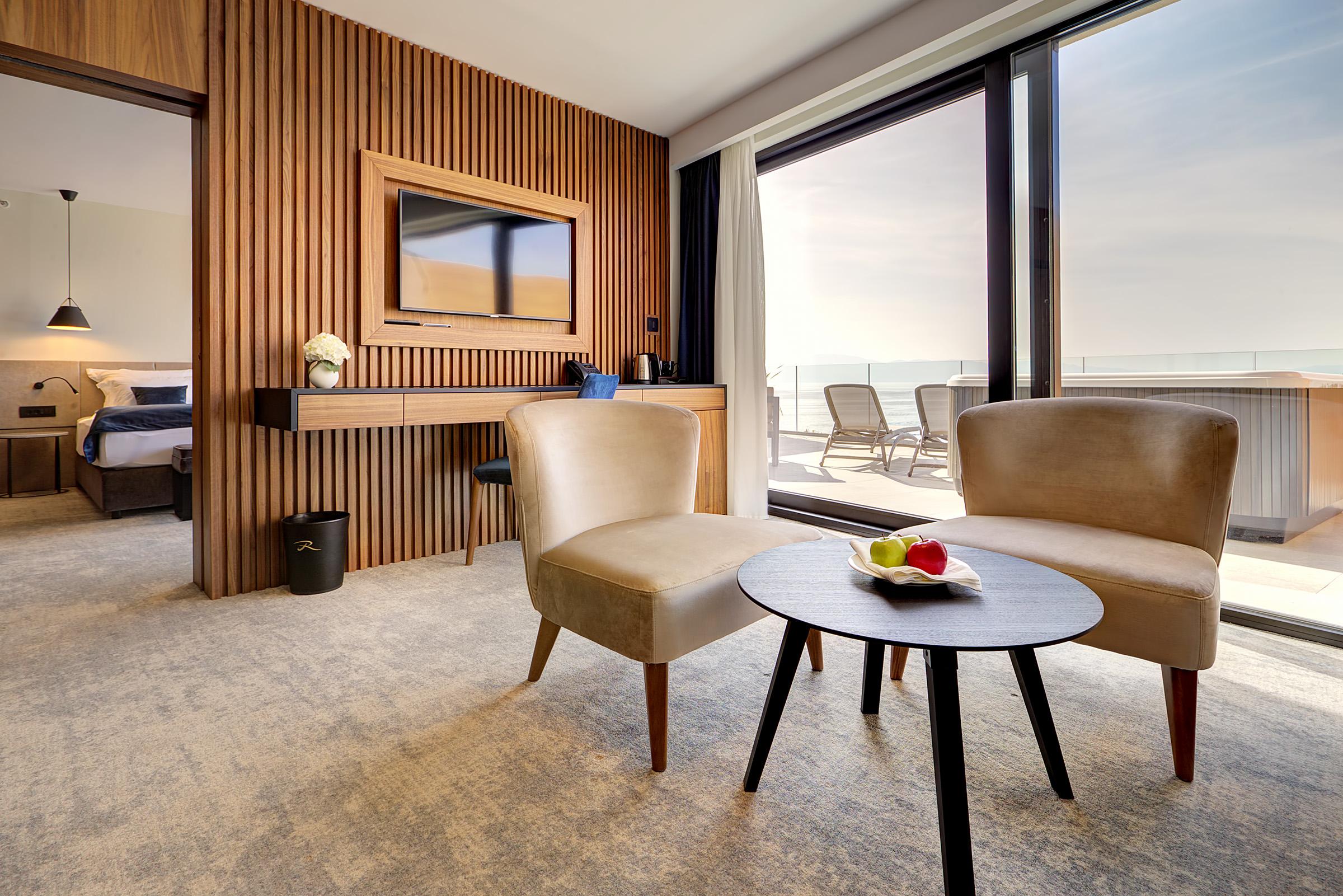 מאלינסקה Luxury Hotel Riva מראה חיצוני תמונה A suite at the hotel