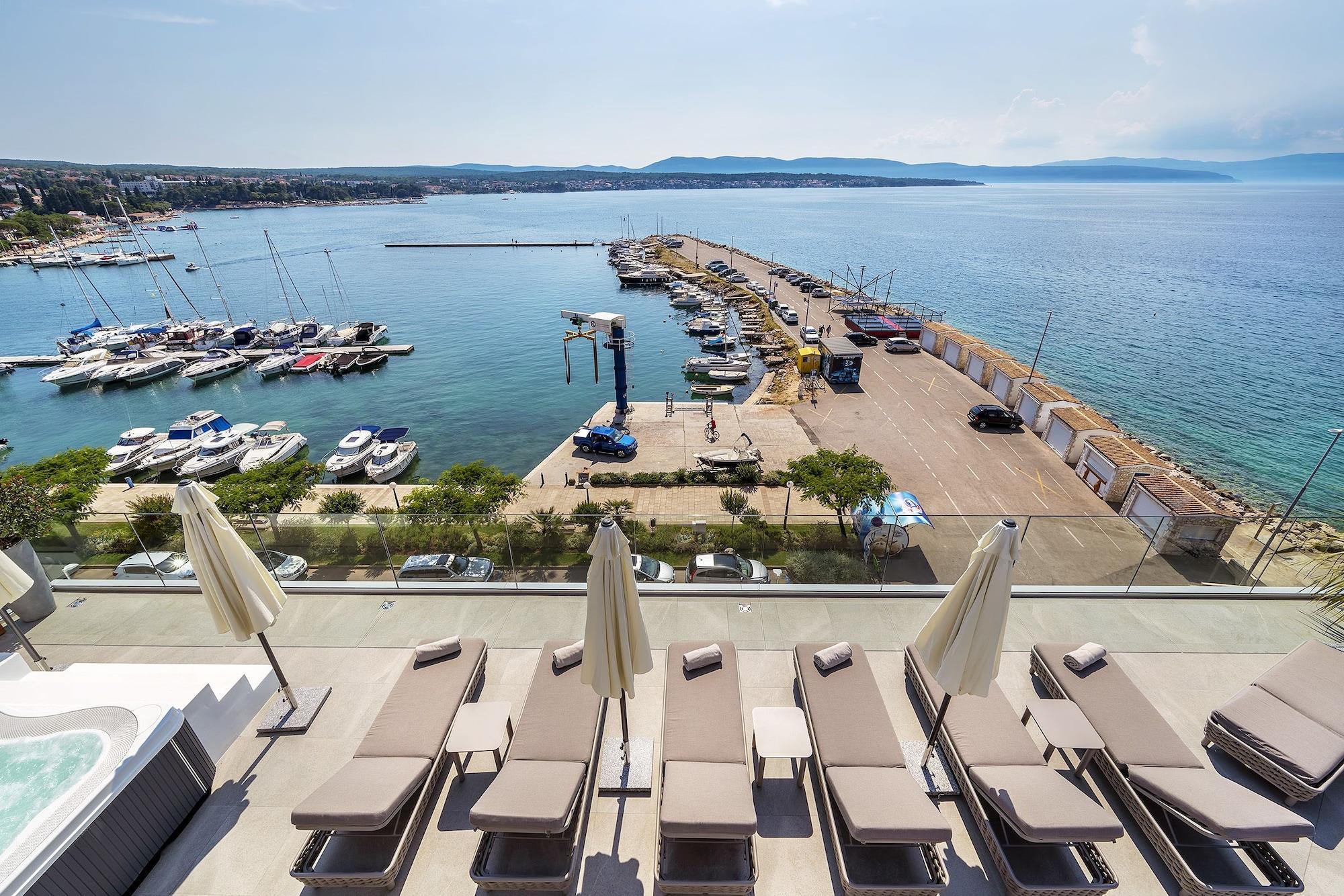 מאלינסקה Luxury Hotel Riva מראה חיצוני תמונה View of the marina