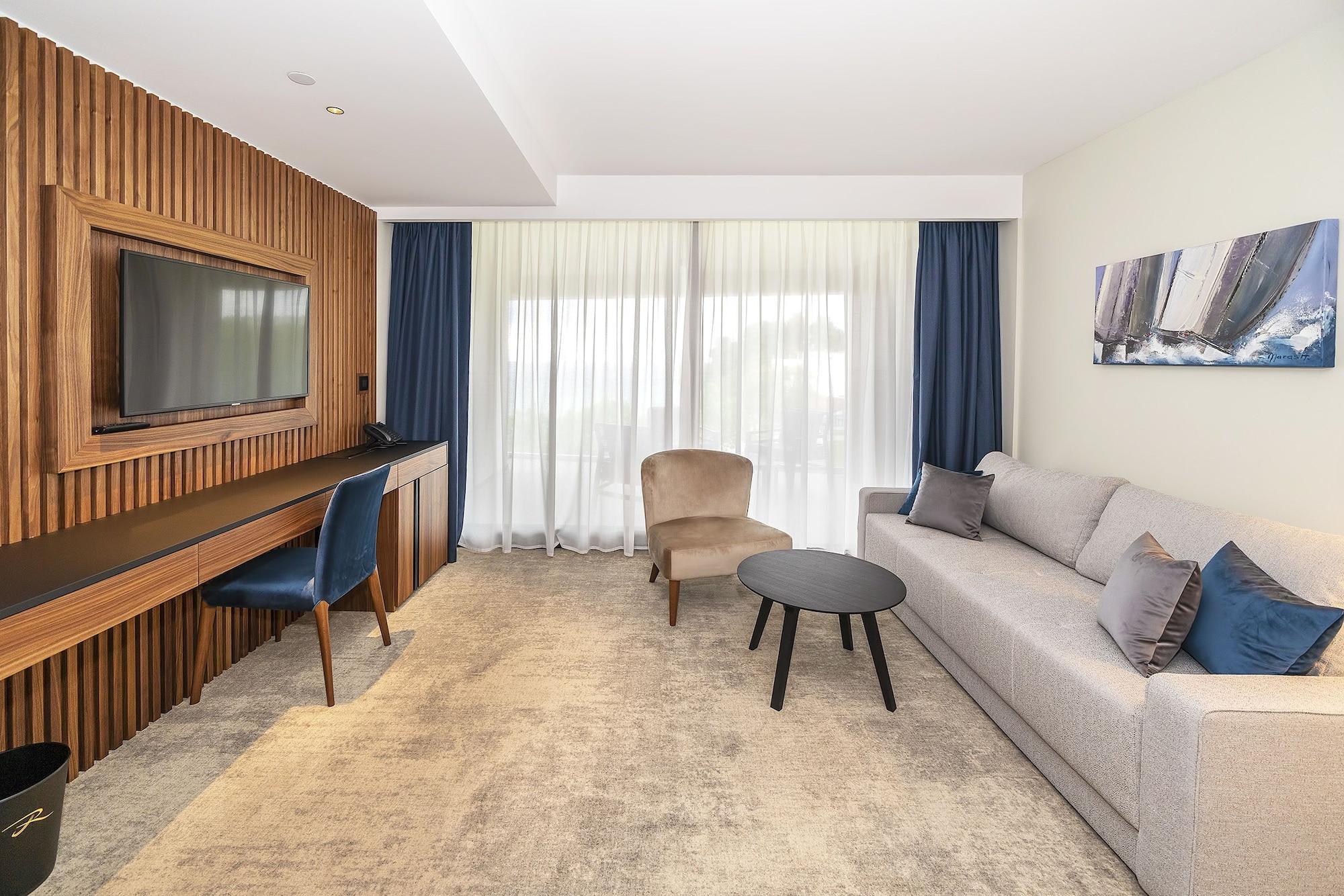 מאלינסקה Luxury Hotel Riva מראה חיצוני תמונה A suite at the hotel