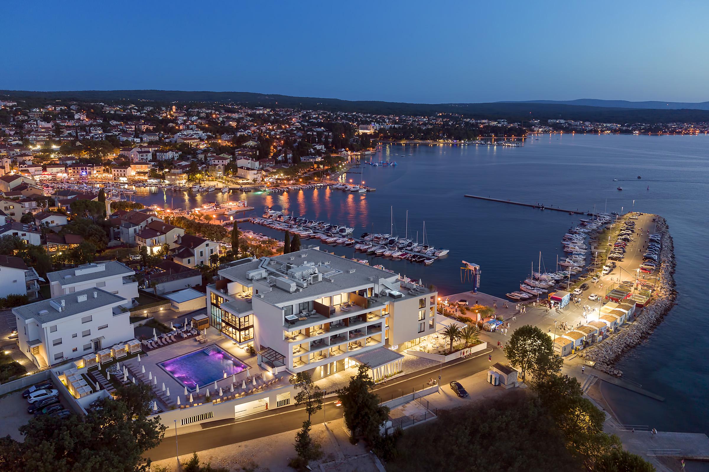 מאלינסקה Luxury Hotel Riva מראה חיצוני תמונה View of the town