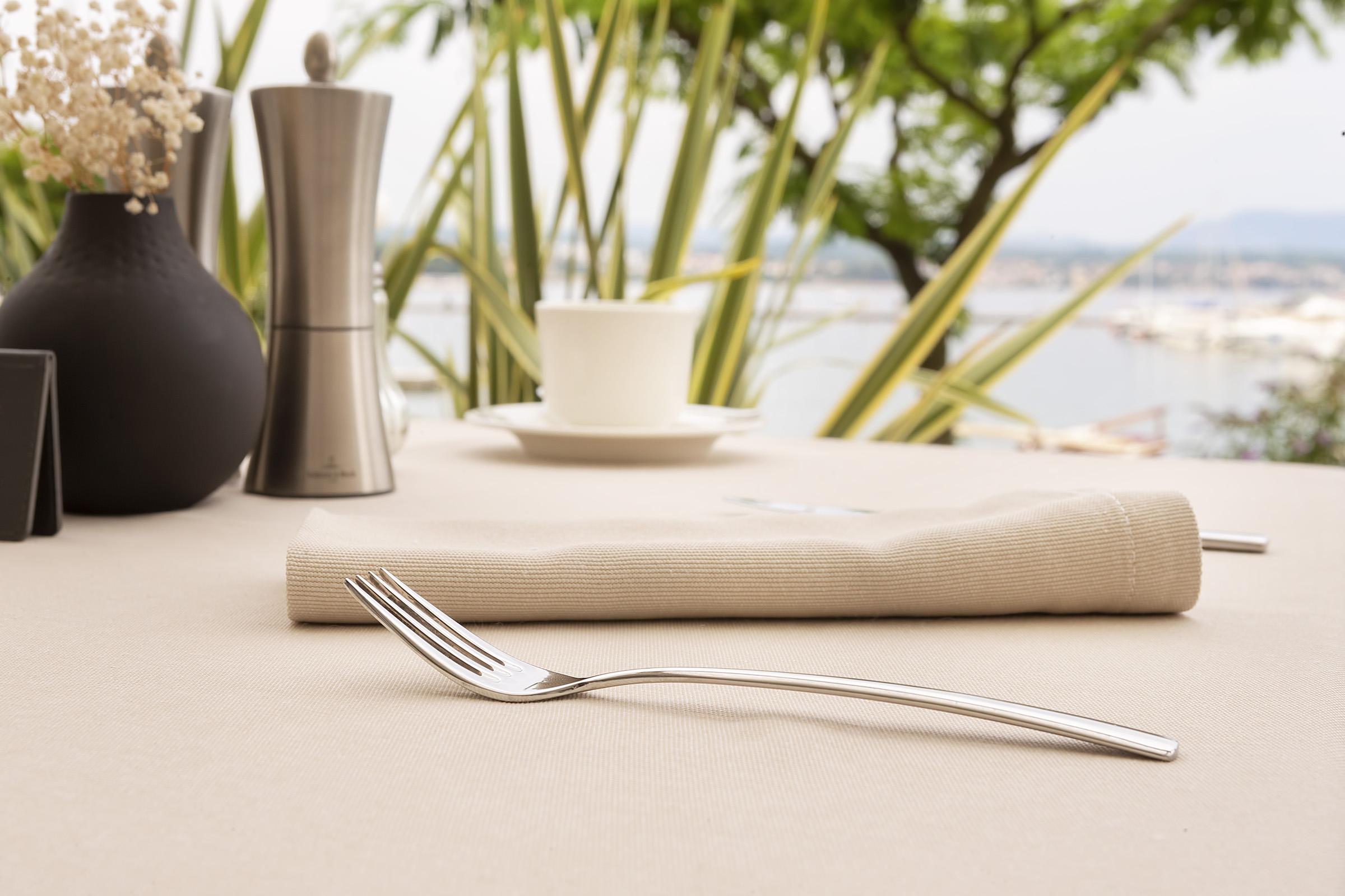 מאלינסקה Luxury Hotel Riva מראה חיצוני תמונה A dinner fork