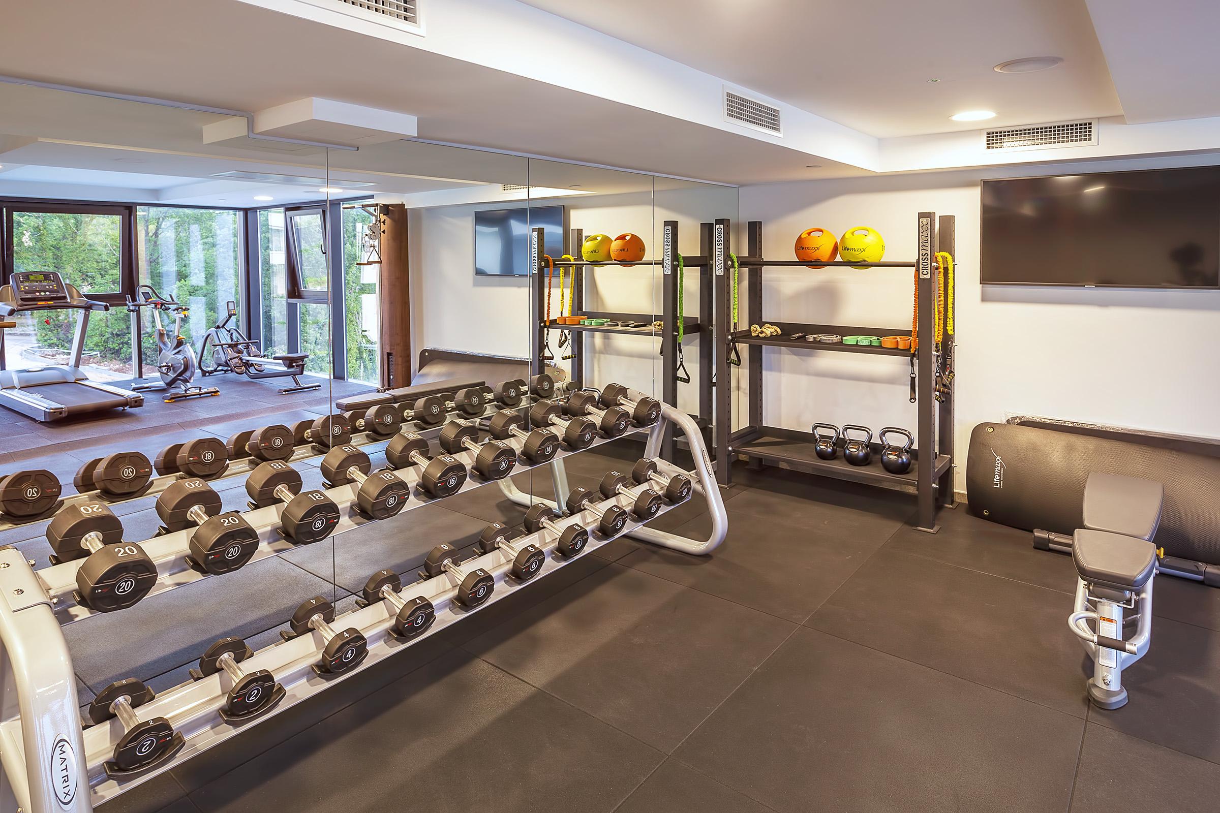 מאלינסקה Luxury Hotel Riva מראה חיצוני תמונה The gym at the hotel