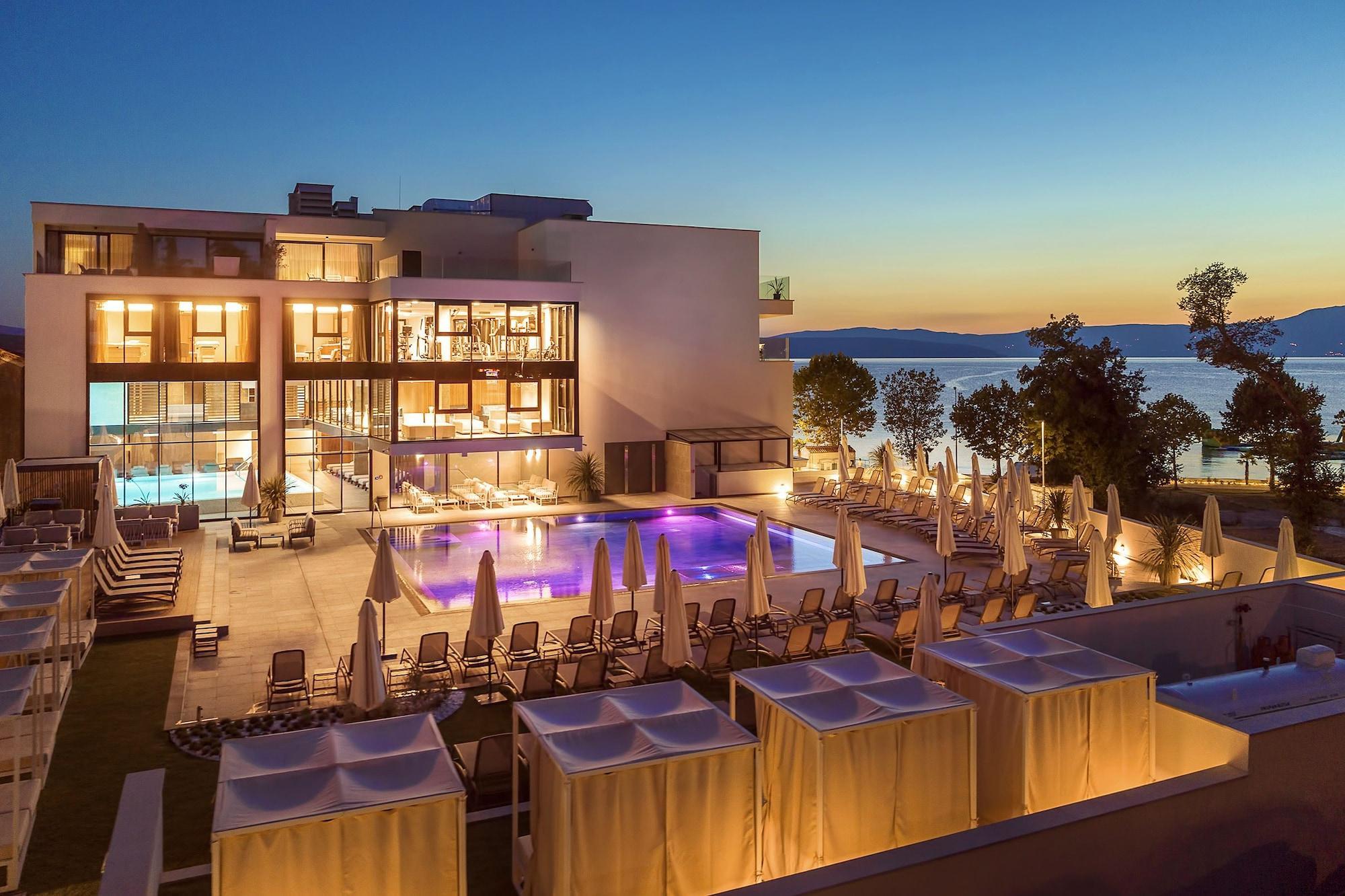 מאלינסקה Luxury Hotel Riva מראה חיצוני תמונה