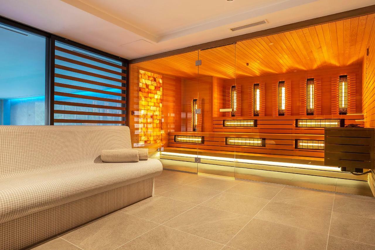 מאלינסקה Luxury Hotel Riva מראה חיצוני תמונה A modern Finnish sauna