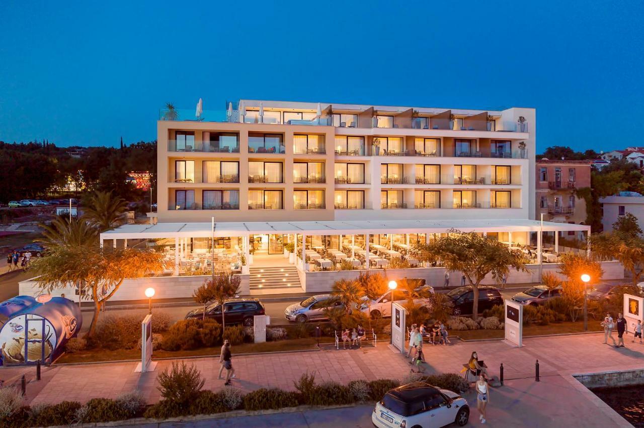 מאלינסקה Luxury Hotel Riva מראה חיצוני תמונה
