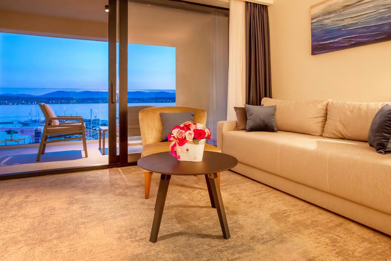 מאלינסקה Luxury Hotel Riva מראה חיצוני תמונה A suite at the hotel